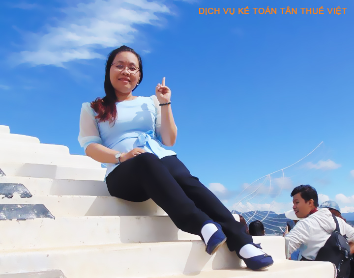 Chị Lan Kế Toán Quản lý dich vu ke toan Tan Thue Viet